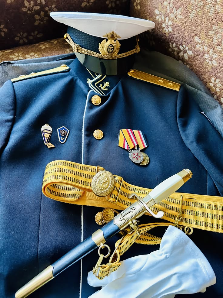 За спиною — рать