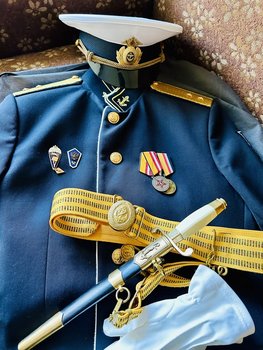 За спиною — рать